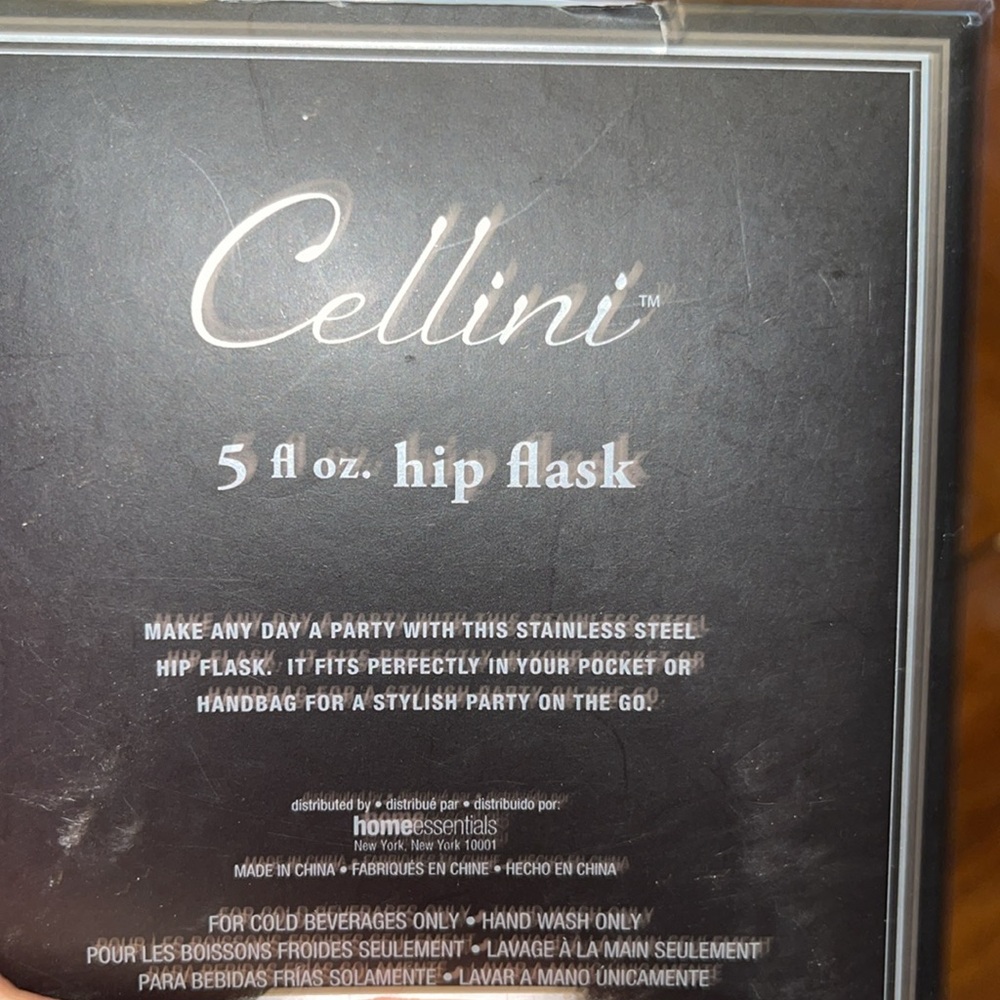 Fancy Flask - Picture 2 of 3